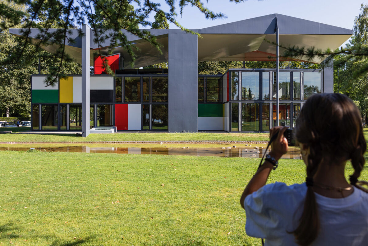 Bauen mit Licht – Junge Leute fotografieren Architektur